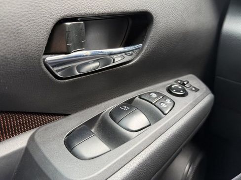 Certified 2024 Nissan Kicks SR image 22