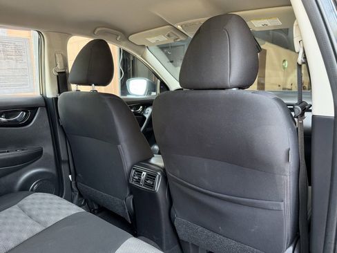 Used 2021 Nissan Rogue Sport SV image 16