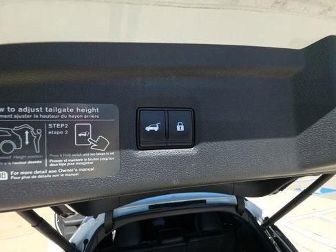 Used 2025 INFINITI QX50 Sport image 28