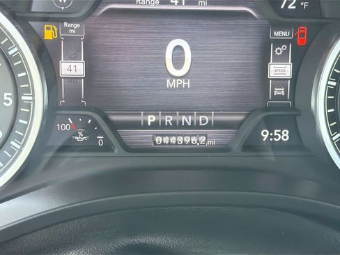 Used 2024 RAM 1500 Laramie AWD/4WD image 10