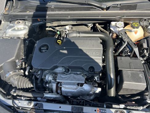 Used 2023 Chevrolet Malibu LT image 35