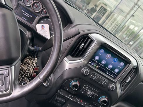 Used 2020 Chevrolet Silverado 1500 RST AWD/4WD image 2