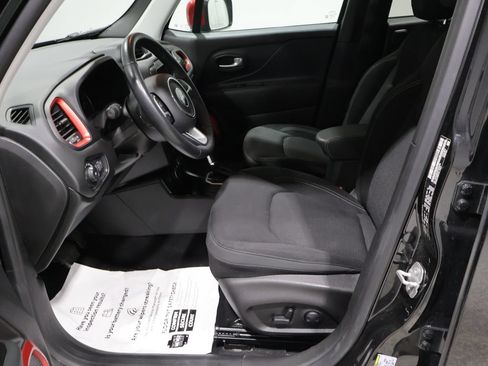 Certified 2023 Jeep Renegade Latitude w/ Sun/Sound Group AWD/4WD image 12