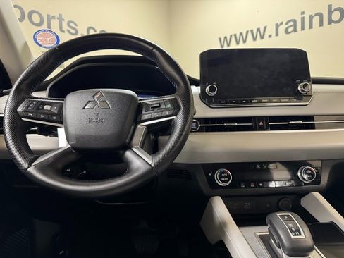 Used 2022 Mitsubishi Outlander SEL image 9