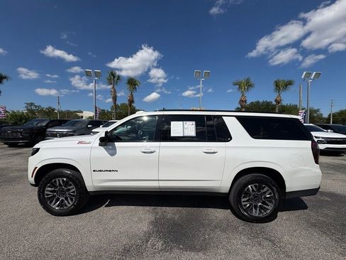 Used 2025 Chevrolet Suburban Z71 AWD/4WD image 4