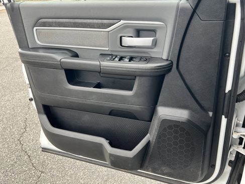 Used 2021 RAM 3500 Big Horn image 15