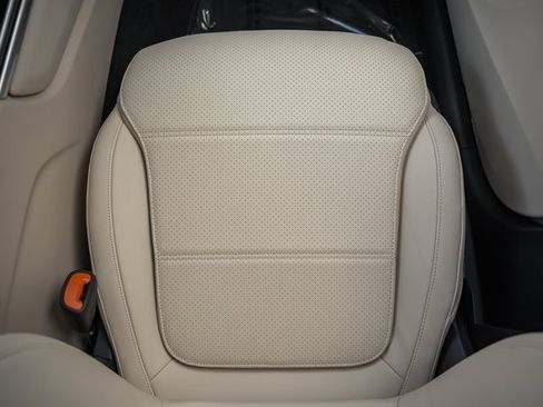 New 2026 Mercedes-Benz GLC 350e 4MATIC image 32