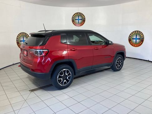 Used 2025 Jeep Compass Trailhawk AWD/4WD image 21
