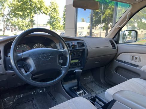 Used 2002 Toyota 4Runner SR5 RWD image 14