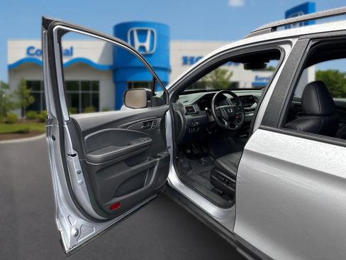 Used 2023 Honda Passport TrailSport image 12