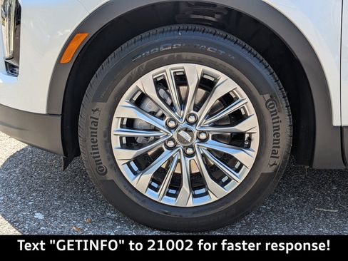 Used 2025 Cadillac XT4 Premium Luxury FWD image 13