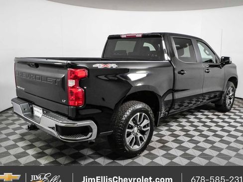 Used 2022 Chevrolet Silverado 1500 LT AWD/4WD image 3