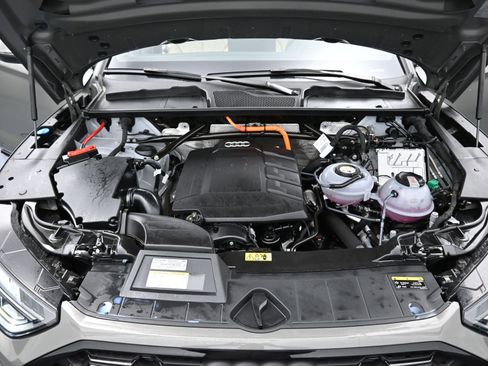 Used 2024 Audi Q5 e Premium Plus w/ Premium Plus Package image 23