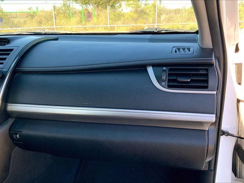 Used 2014 Toyota Camry SE image 17