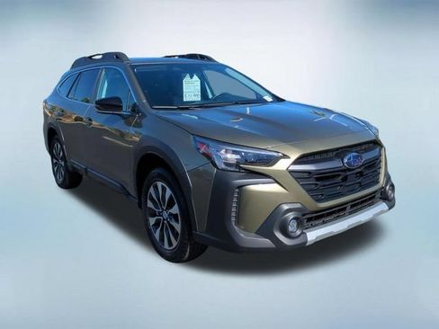 Used 2025 Subaru Outback Limited AWD/4WD image 9