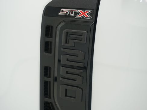 Used 2023 Ford F250 XL w/ STX Appearance Package AWD/4WD image 3