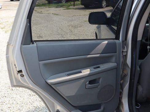 Used 2005 Jeep Grand Cherokee Laredo image 12