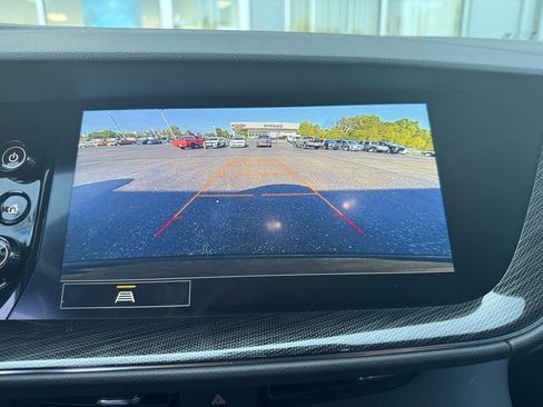 Used 2023 Buick Envision Preferred image 19