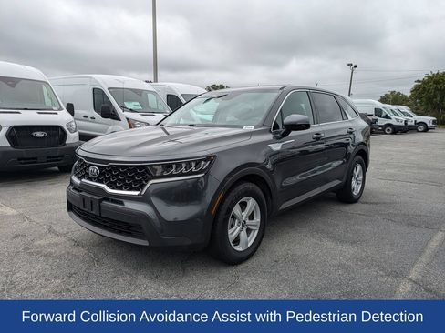 Used 2021 Kia Sorento LX FWD image 9