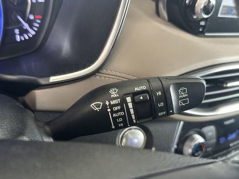 Used 2020 Hyundai Santa Fe Limited image 24