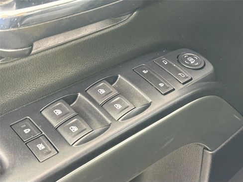 Used 2018 Chevrolet Silverado 1500 LT image 25