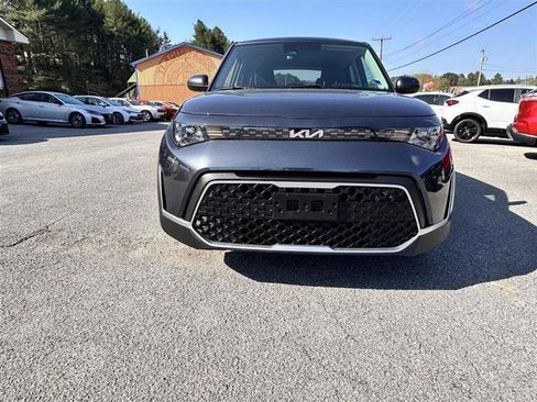 Used 2023 Kia Soul LX w/ Option Group 015 FWD image 2