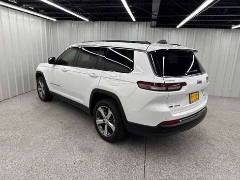 Used 2021 Jeep Grand Cherokee L Limited w/ Luxury Tech Group II AWD/4WD image 4