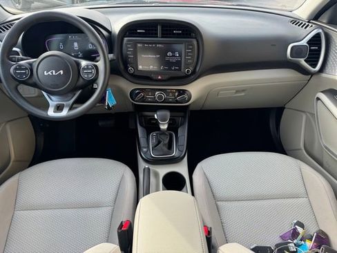 Certified 2025 Kia Soul LX w/ LX Technology Package FWD image 12