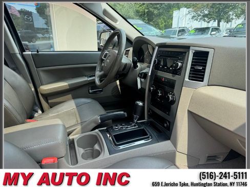 Used 2009 Jeep Grand Cherokee Laredo AWD/4WD image 28