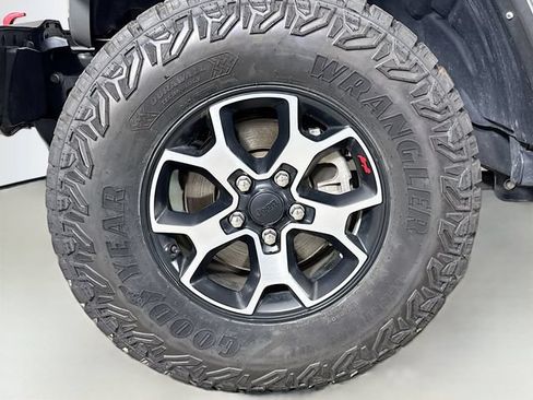 Used 2021 Jeep Wrangler Unlimited Rubicon w/ Cold Weather Group AWD/4WD image 29