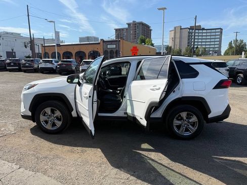 Certified 2023 Toyota RAV4 LE AWD/4WD image 15