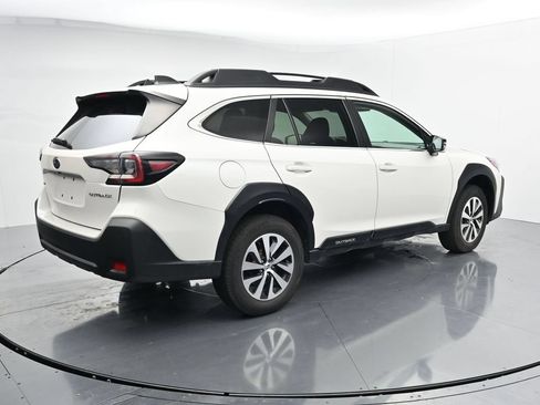 Used 2024 Subaru Outback Premium AWD/4WD image 8