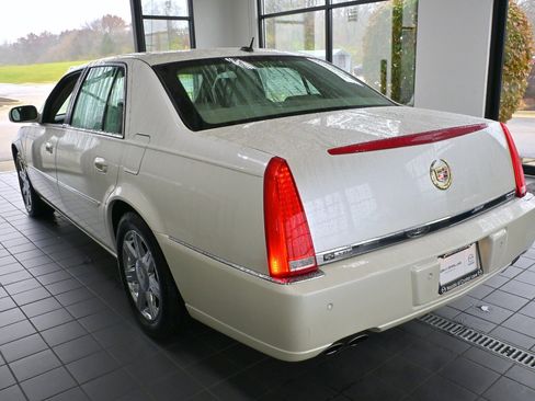 Used 2007 Cadillac DTS Luxury I w/ Trunk Convenience Package image 4