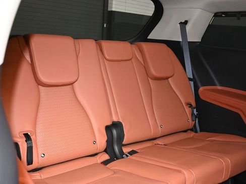 Used 2024 Kia Carnival SX Prestige FWD image 25