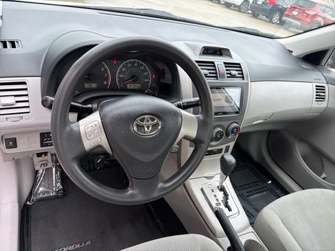 Used 2012 Toyota Corolla LE image 12