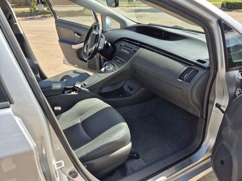Used 2011 Toyota Prius Four image 24