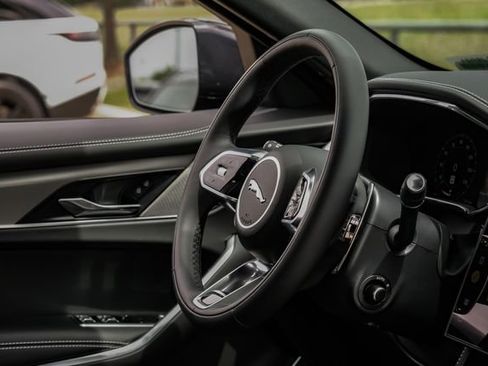 Used 2026 Jaguar F-PACE R-Dynamic S AWD/4WD image 18