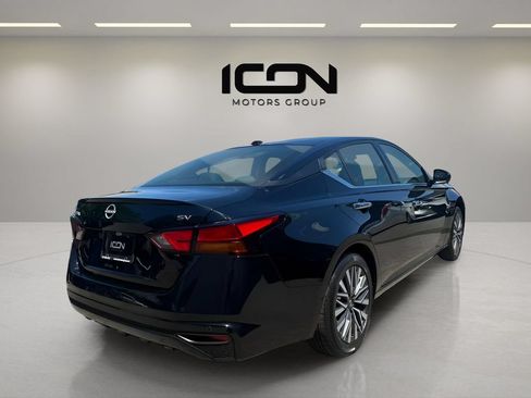 Used 2024 Nissan Altima 2.5 SV FWD image 5
