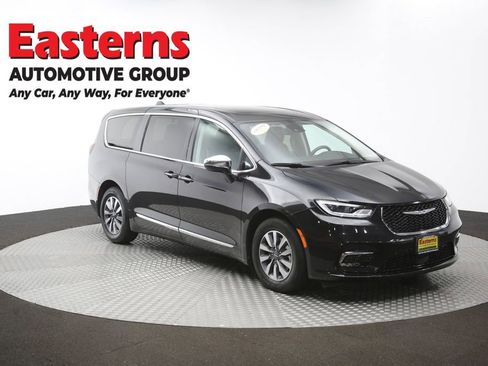 Used 2023 Chrysler Pacifica Limited FWD image 53