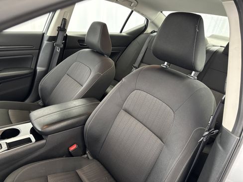 Used 2024 Nissan Altima 2.5 SV image 8