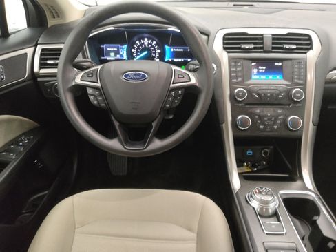Used 2018 Ford Fusion S image 22
