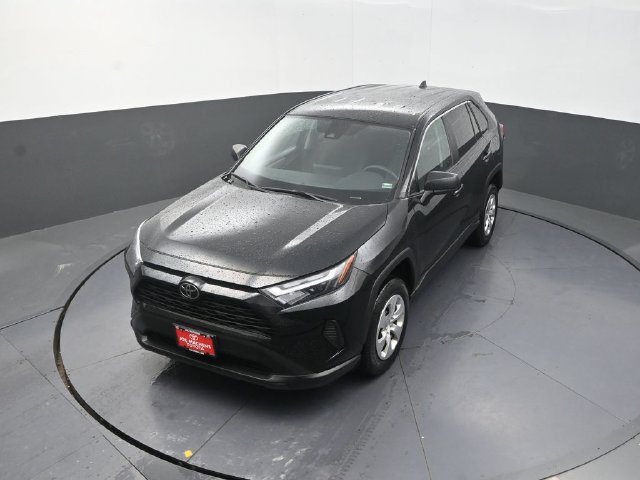 Used 2025 Toyota RAV4 LE AWD/4WD image 25