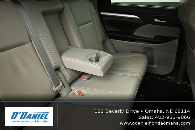 Used 2019 Toyota Highlander XLE w/ Protection Package #3 AWD/4WD image 42
