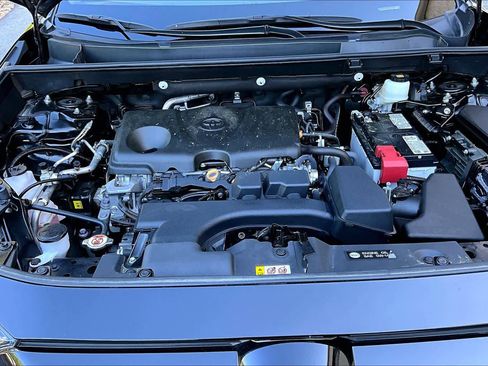 Used 2025 Toyota RAV4 XLE image 31