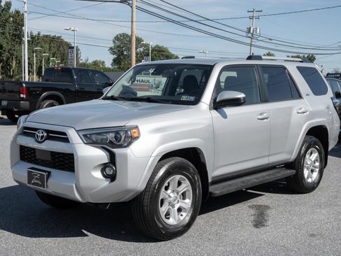Used 2024 Toyota 4Runner SR5 image 7