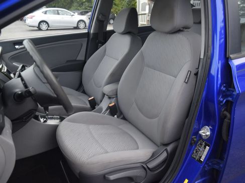Used 2014 Hyundai Accent GLS w/ Option Group 2 FWD image 7