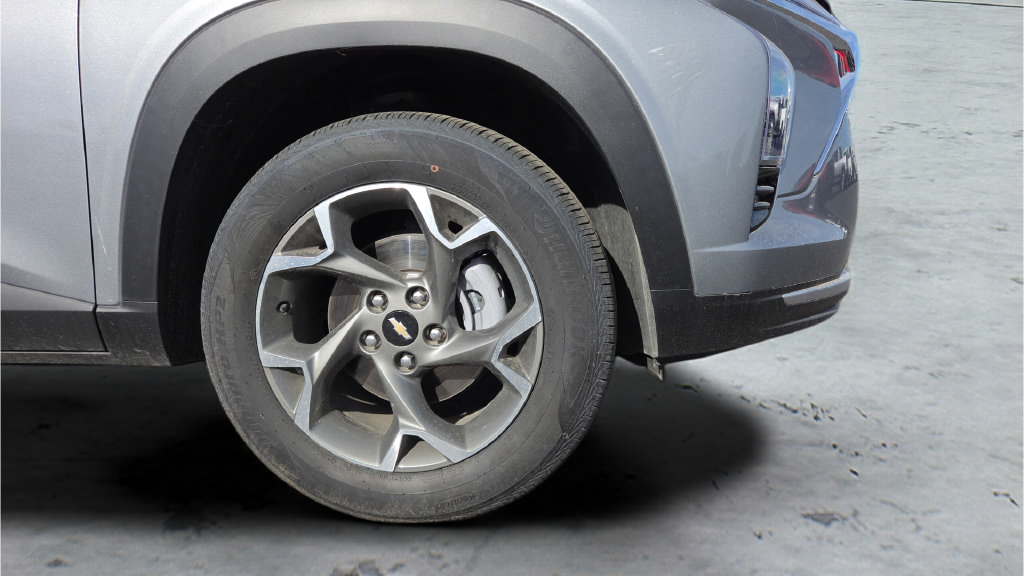 Used 2025 Chevrolet Trax LT w/ LT Convenience Package FWD image 33