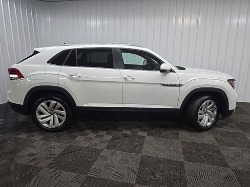 Used 2023 Volkswagen Atlas Cross Sport SE AWD/4WD image 2