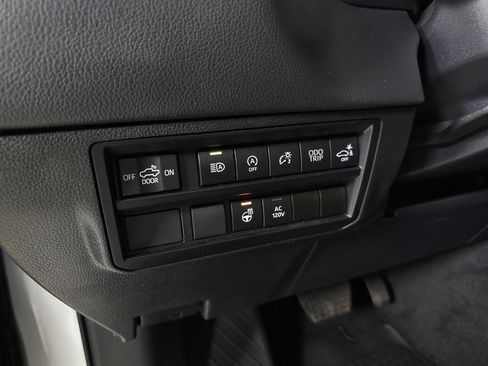 Used 2024 Toyota Tundra Limited AWD/4WD image 17