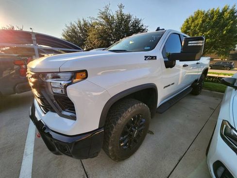 Used 2026 Chevrolet Silverado 2500 LT w/ Trail Boss Package AWD/4WD image 2